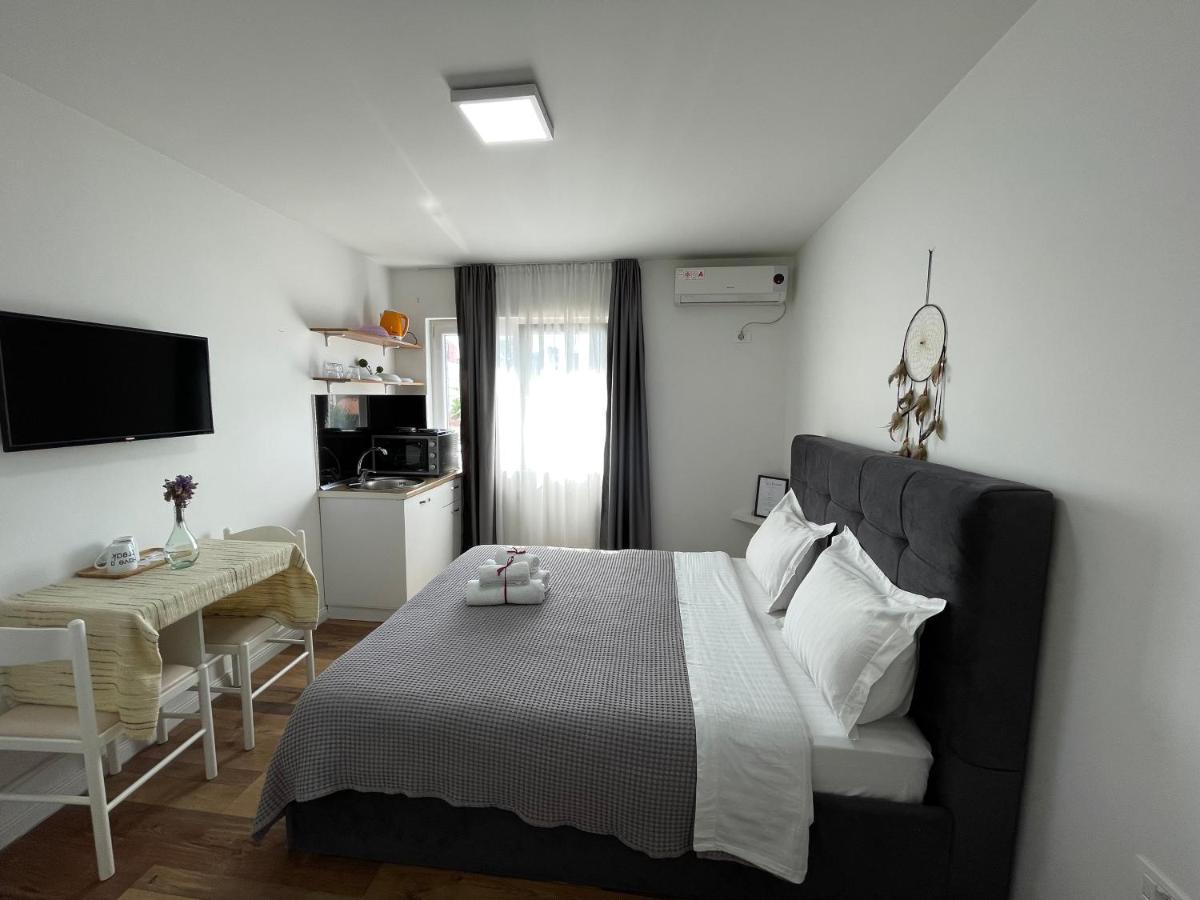 טיראנה Central Studio Apartments מראה חיצוני תמונה