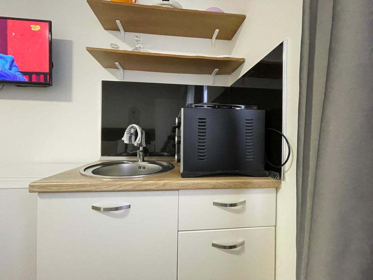 טיראנה Central Studio Apartments מראה חיצוני תמונה