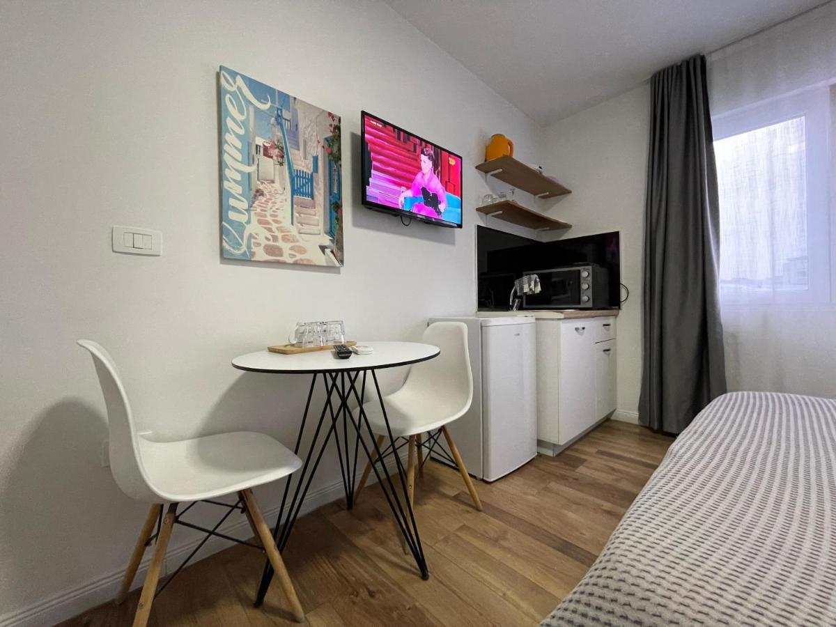 טיראנה Central Studio Apartments מראה חיצוני תמונה