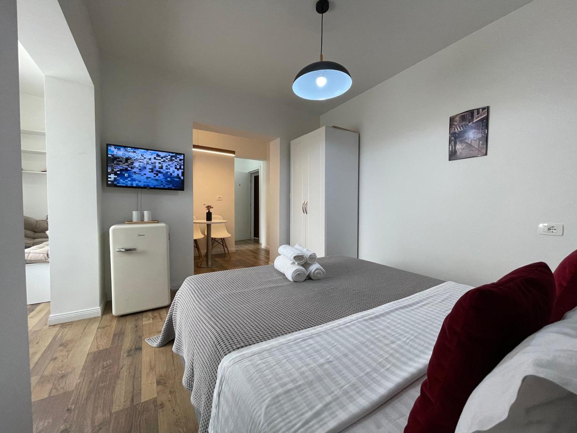 טיראנה Central Studio Apartments מראה חיצוני תמונה